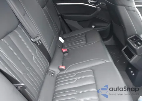 2019 Audi E-Tron Premium Plus z USA, uszkodzony, nr VIN WA1VAAGEXKB006593